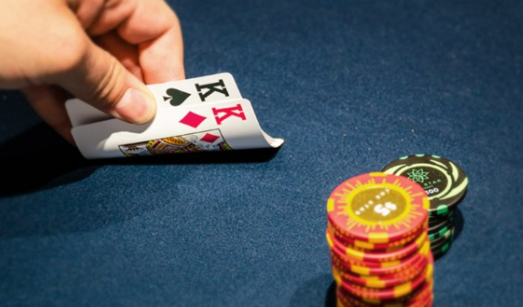 What to do to win online poker regularly